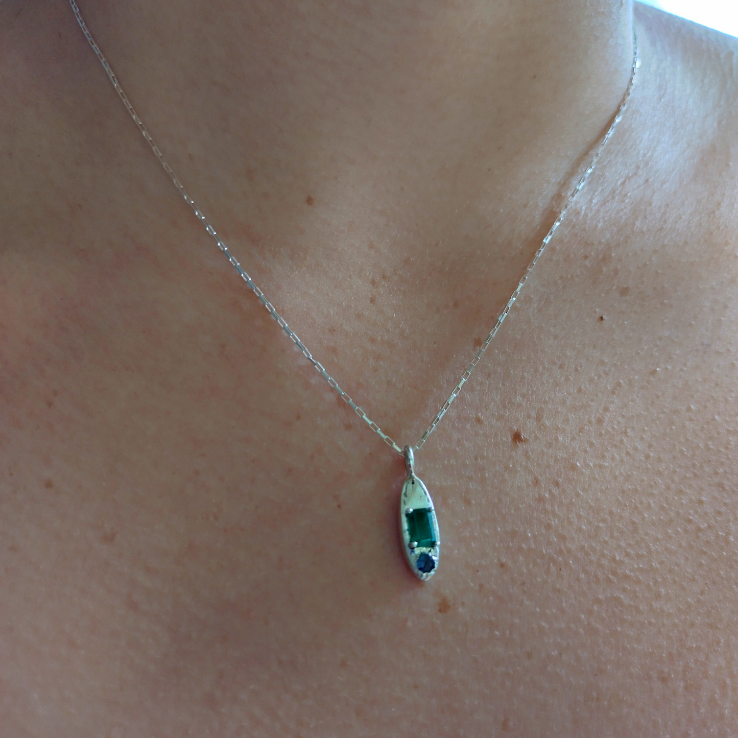 Emerald and sapphire pure silver necklace